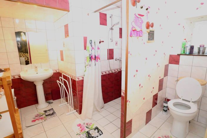 Image No.20-4 Bed House for sale