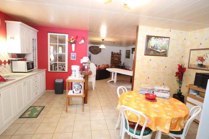 Image No.24-4 Bed House for sale