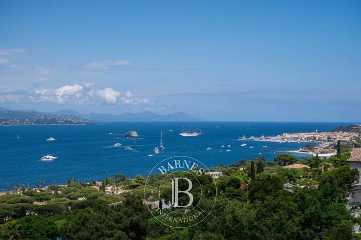 Image No.2-6 Bed House for sale