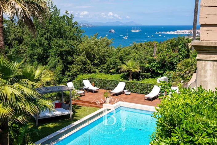 Image No.5-6 Bed House for sale