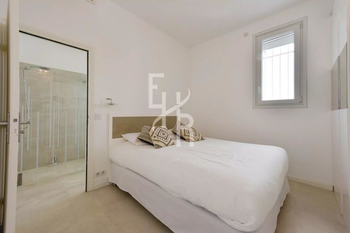 Image No.11-1 Bed Apartment for sale