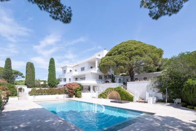 7 Bed House for sale