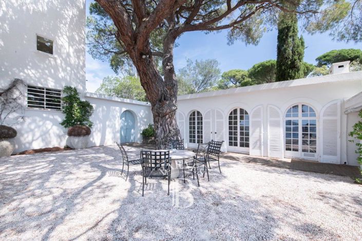 Image No.5-7 Bed House for sale