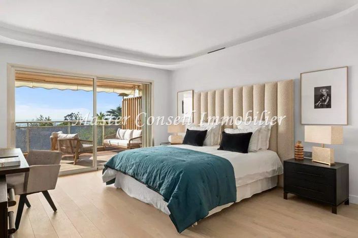 Image No.4-4 Bed House for sale