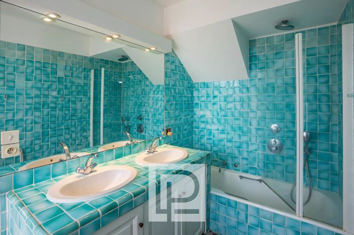 Image No.13-4 Bed House for sale