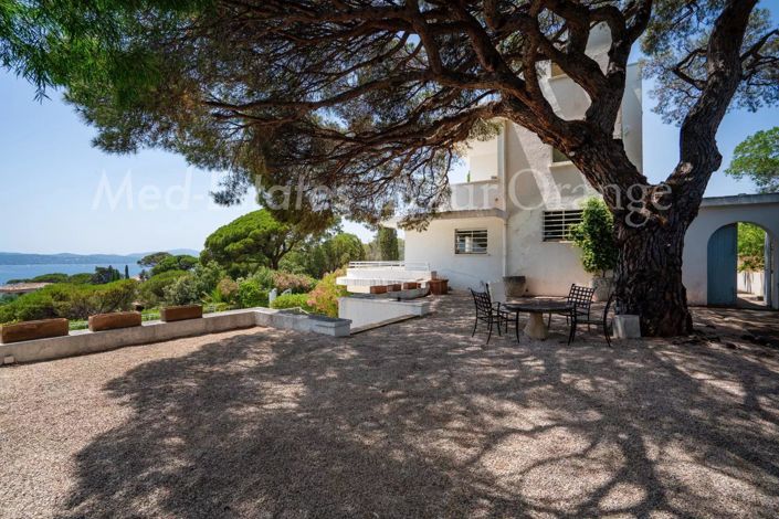 Image No.1-6 Bed House for sale