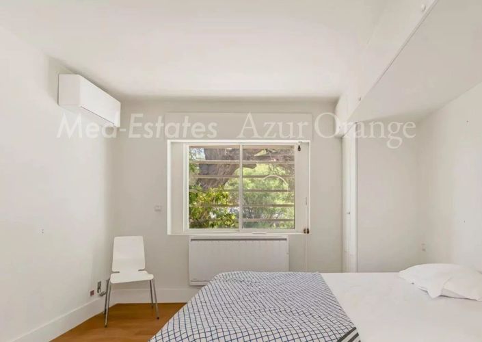 Image No.9-6 Bed House for sale