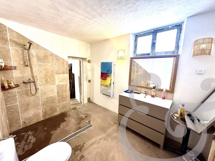 Image No.10-1 Bed House for sale