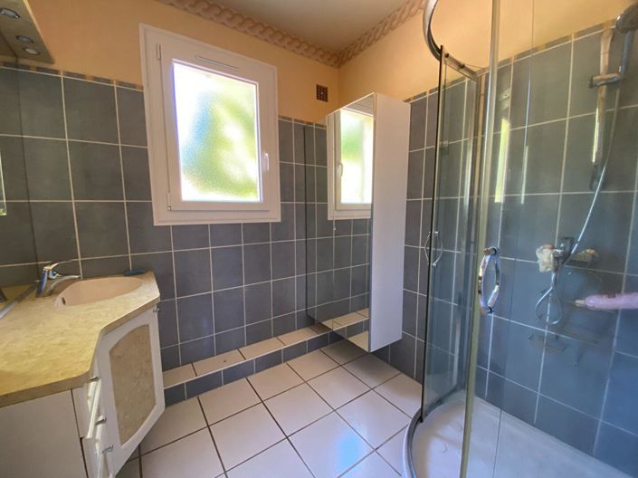 Image No.10-5 Bed House for sale