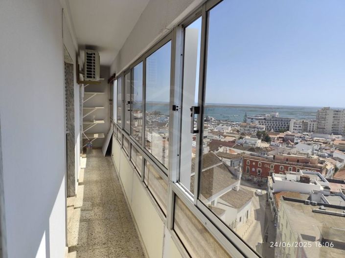 Image No.1-6 Bed Apartment for sale