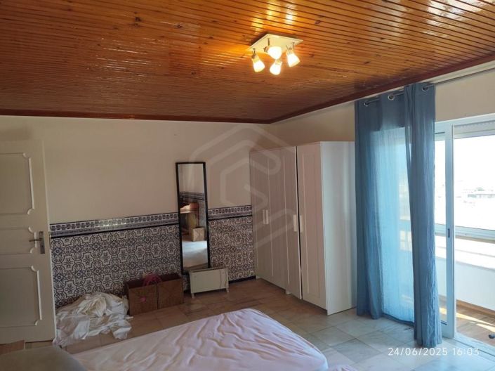 Image No.22-6 Bed Apartment for sale