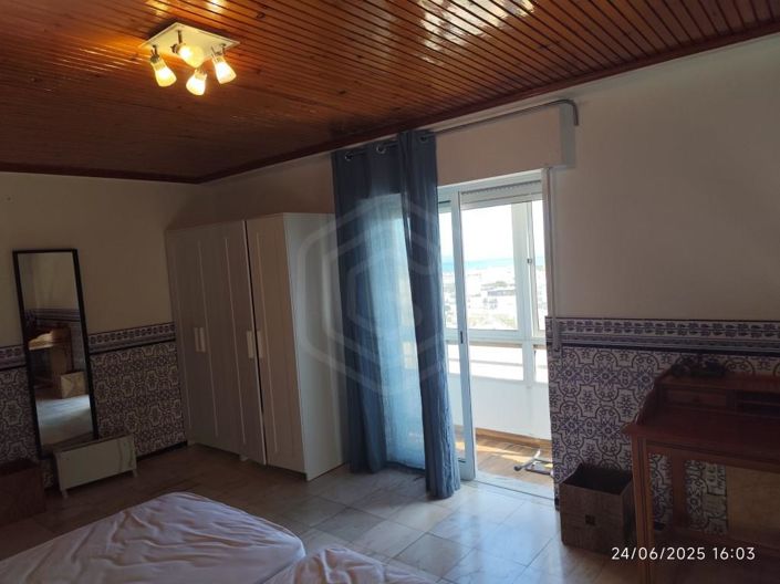 Image No.23-6 Bed Apartment for sale