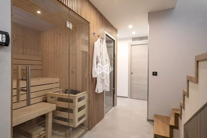 Image No.11-4 Bed House for sale