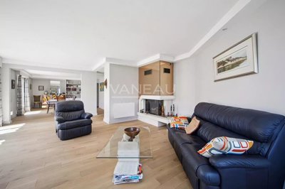 5 Bed Apartment for sale