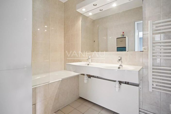 Image No.12-5 Bed Apartment for sale