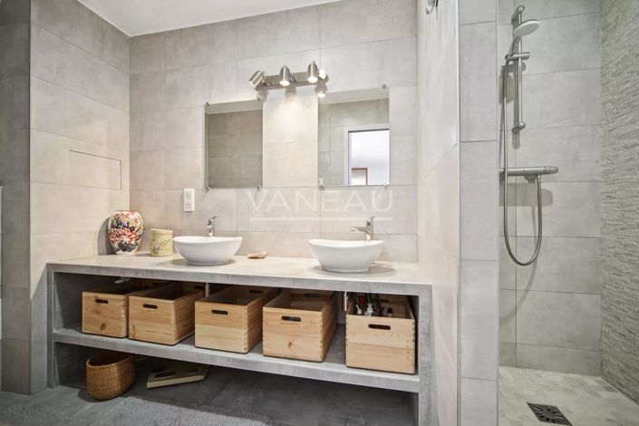 Image No.13-5 Bed Apartment for sale