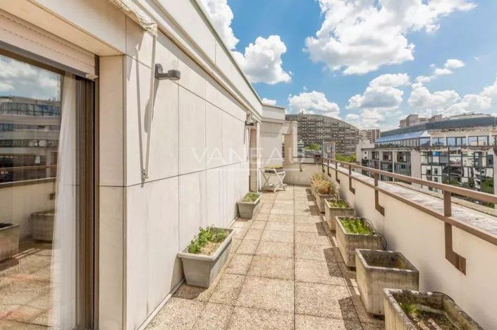 Image No.5-5 Bed Apartment for sale