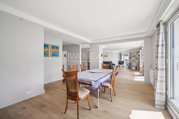 Image No.9-5 Bed Apartment for sale