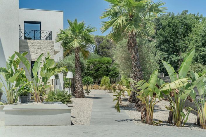 Image No.12-4 Bed House for sale