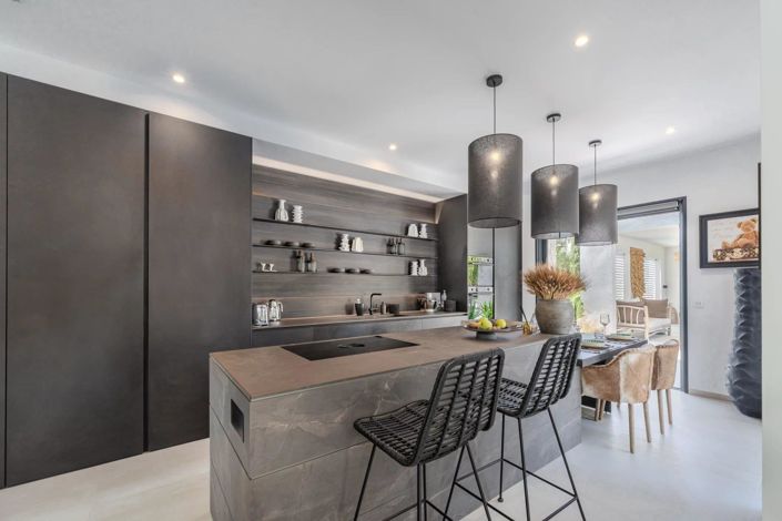 Image No.21-4 Bed House for sale