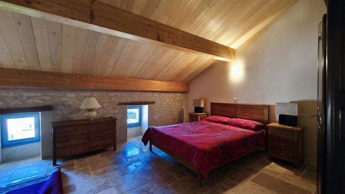 Image No.26-4 Bed House for sale