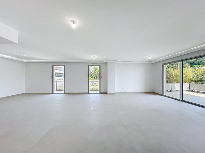 Image No.2-4 Bed Apartment for sale