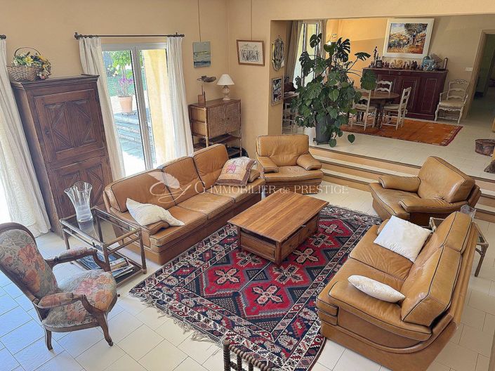 Image No.12-6 Bed House for sale