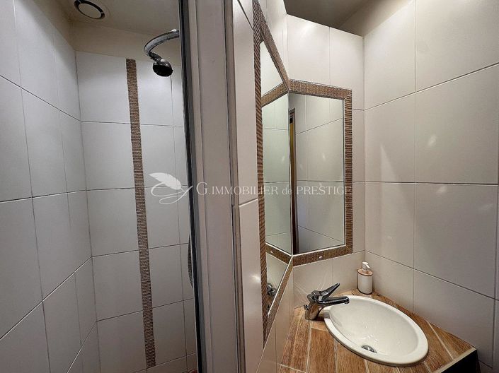 Image No.23-6 Bed House for sale