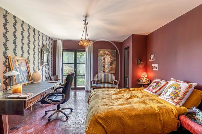 Image No.10-5 Bed House for sale