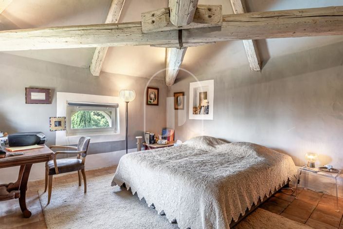 Image No.7-5 Bed House for sale