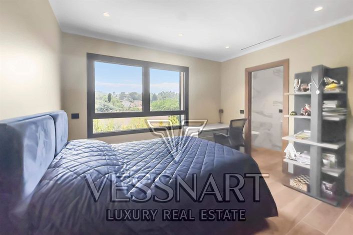 Image No.10-4 Bed House for sale