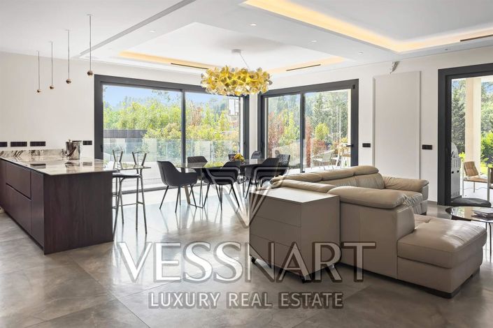 Image No.5-4 Bed House for sale