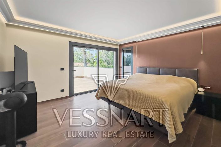 Image No.9-4 Bed House for sale