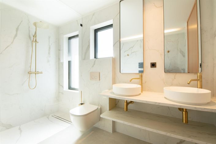 Image No.10-4 Bed House for sale