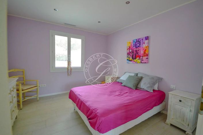 Image No.10-2 Bed House for sale