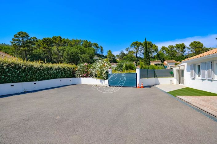 Image No.12-2 Bed House for sale