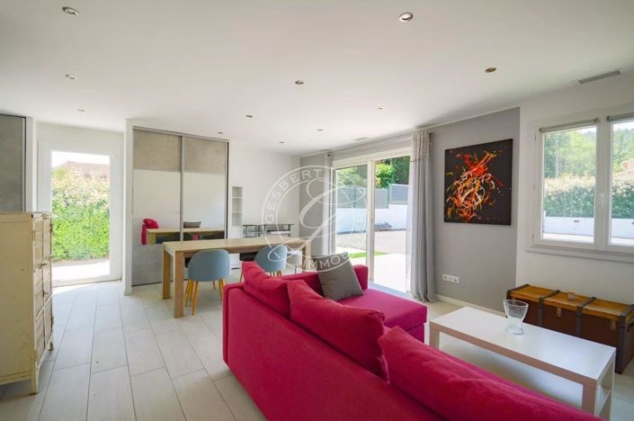 Image No.4-2 Bed House for sale