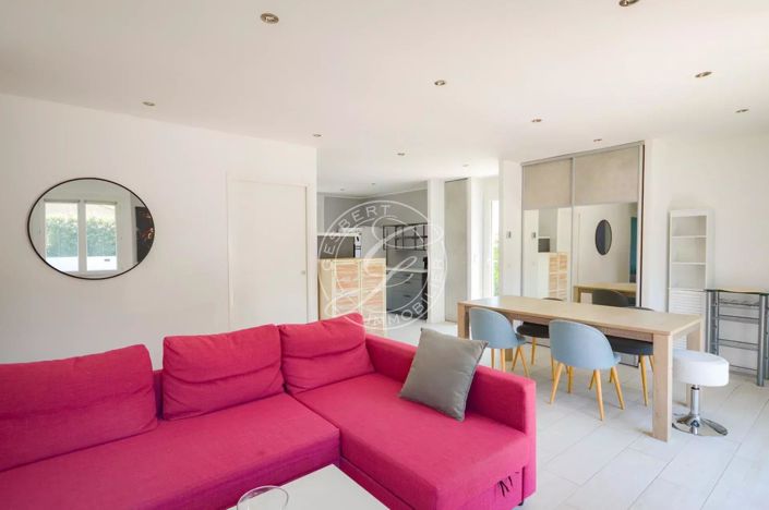 Image No.7-2 Bed House for sale