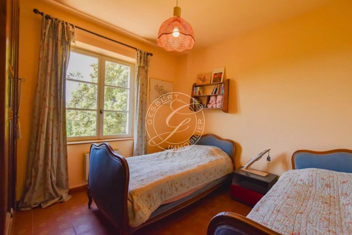 Image No.20-4 Bed House for sale