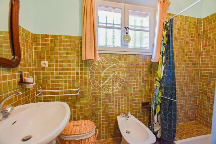 Image No.22-4 Bed House for sale