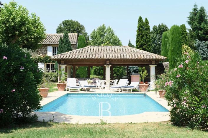 Image No.5-6 Bed House for sale