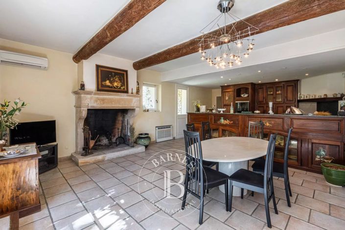 Image No.9-6 Bed House for sale