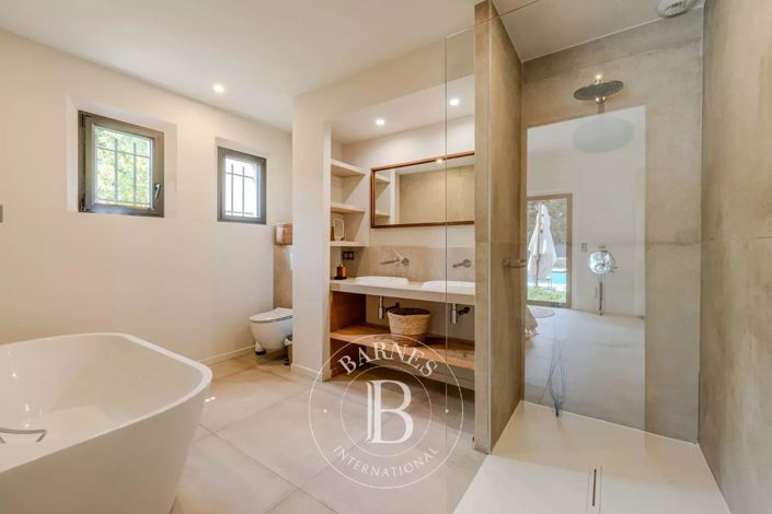 Image No.10-4 Bed House for sale