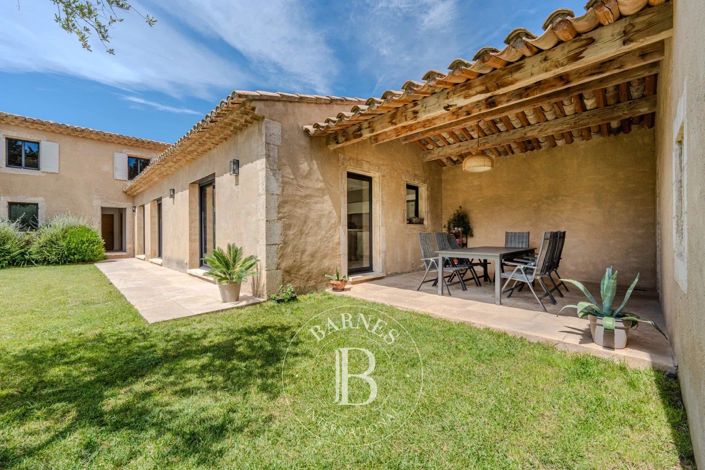 Image No.2-4 Bed House for sale