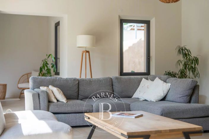 Image No.7-4 Bed House for sale