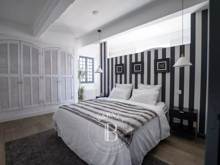 Image No.18-7 Bed House for sale