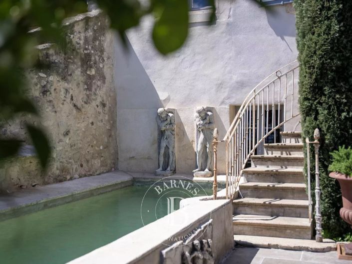 Image No.4-7 Bed House for sale