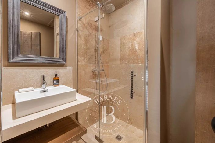 Image No.13-6 Bed House for sale