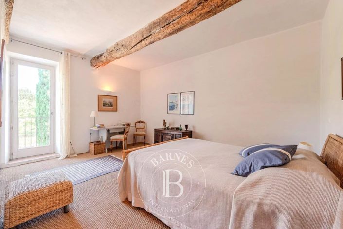 Image No.14-6 Bed House for sale