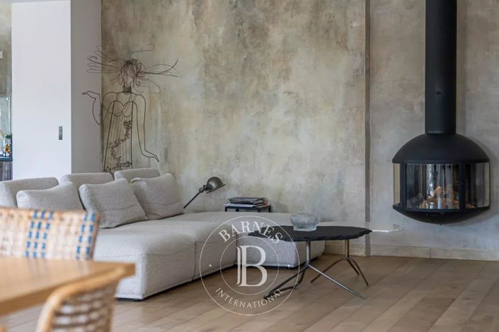 Image No.8-4 Bed House for sale